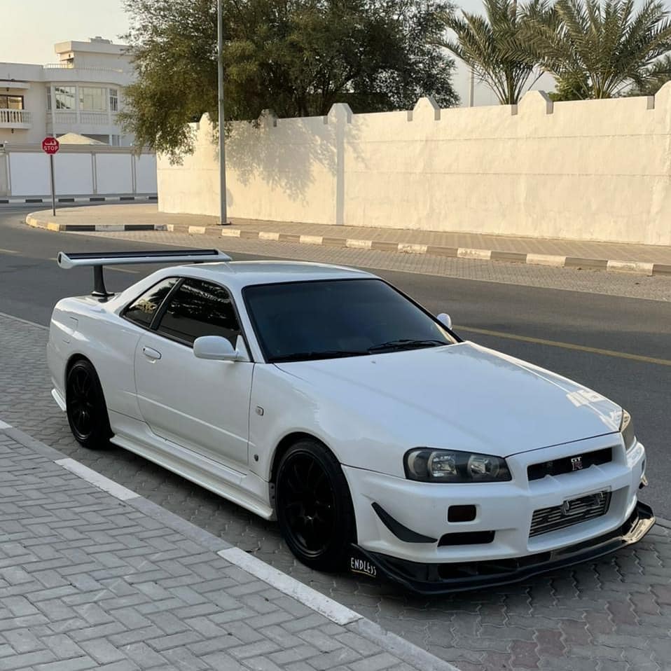 Auto Select Nissan Skyline R34 GT-R