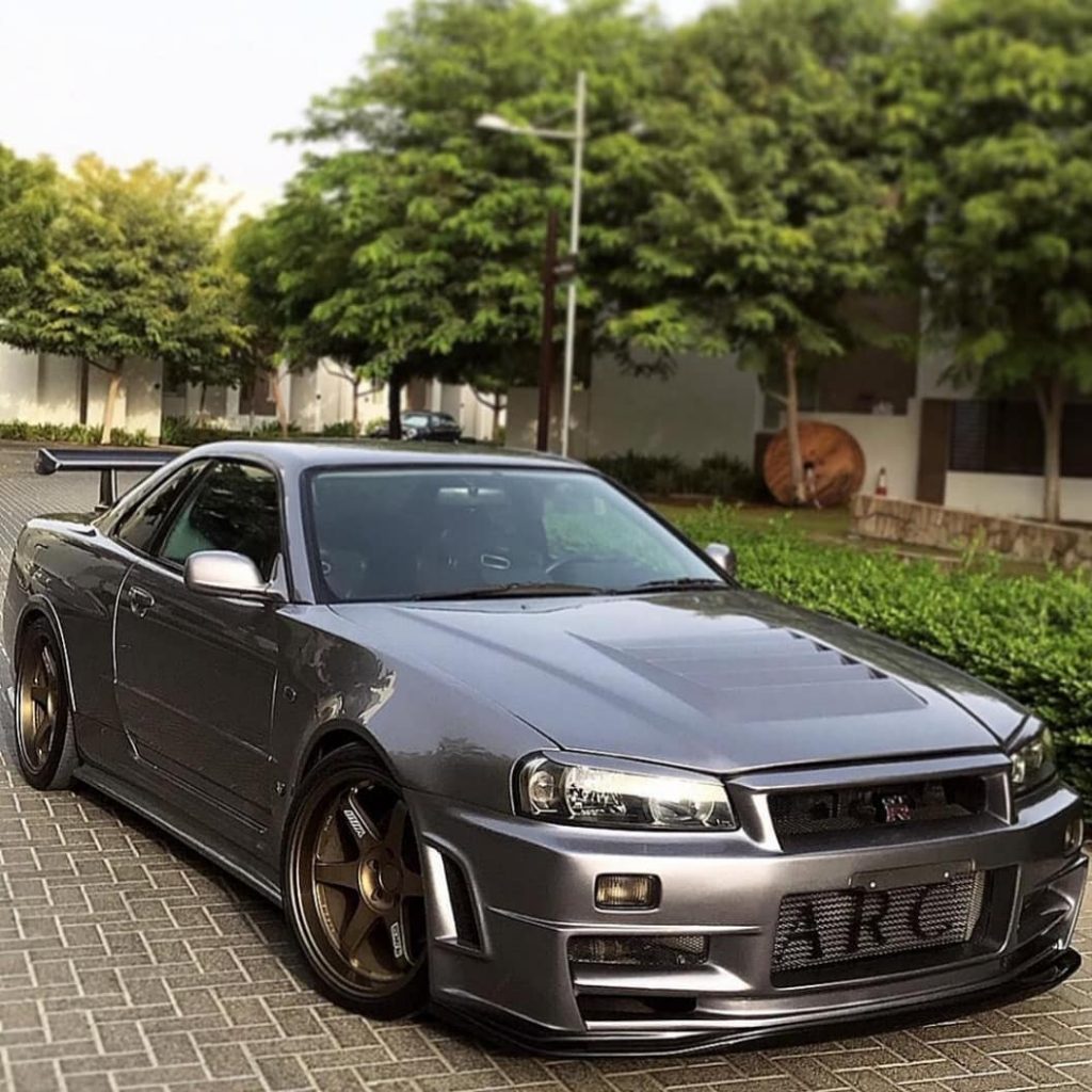 Nissan Skyline R34 GT-R V Spec II RB30