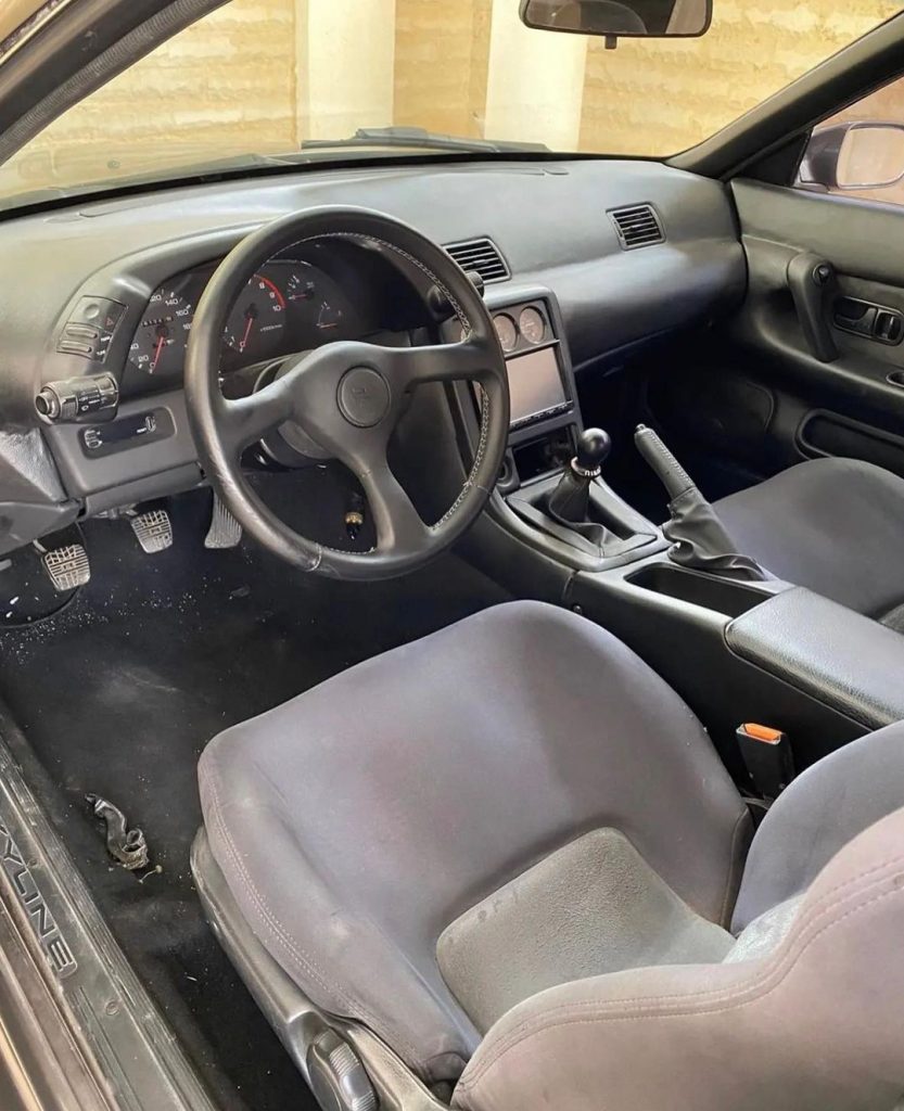 Nissan Skyline R32 GT-R