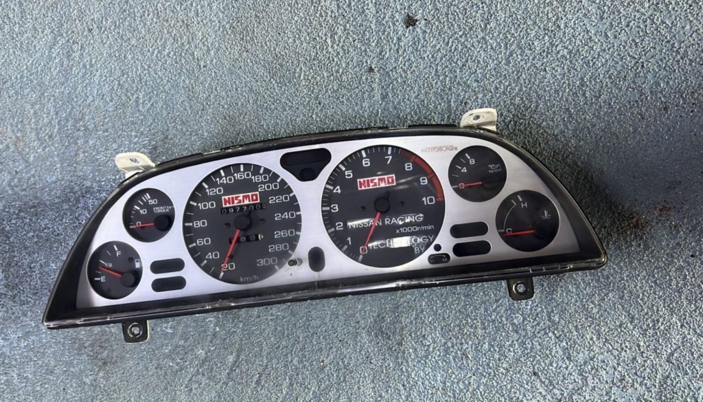 R32 GT-R Nismo Gauge Cluster