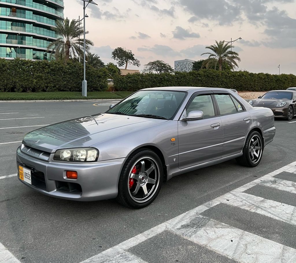 Nissan Skyline R34 GTS 4-door
