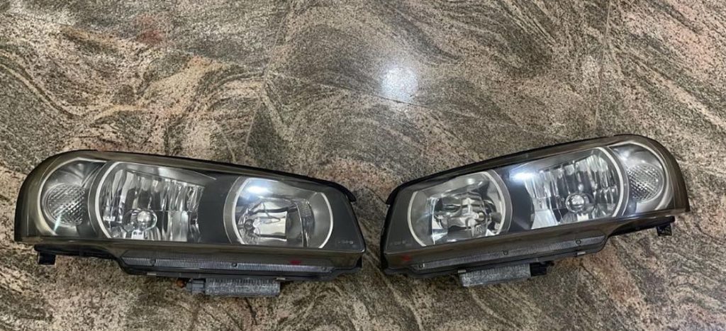 Nissan Skyline R34 GT-R XENON Headlights