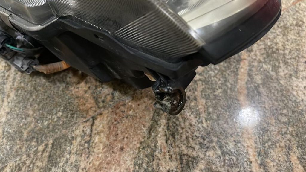 Nissan Skyline R34 GT-R XENON Headlights
