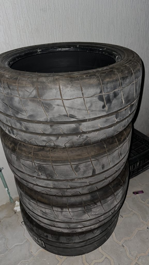 Semi slicks tyres used once