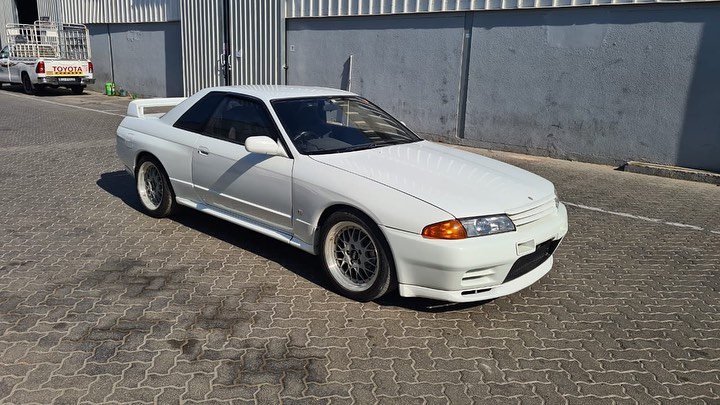 Nissan Skyline R32 GT-R
