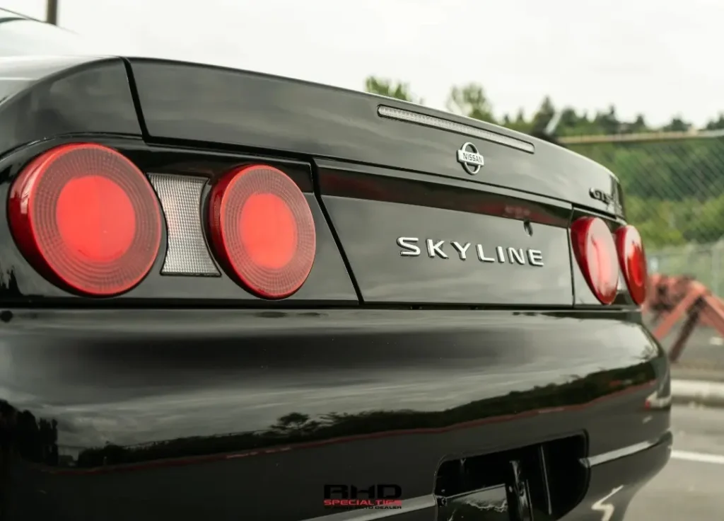 Nissan Skyline GTS R33 Genuine Tailight  +971501774848