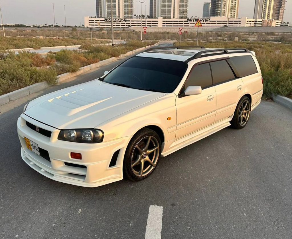 Nissan Stagea RS Four Wagon