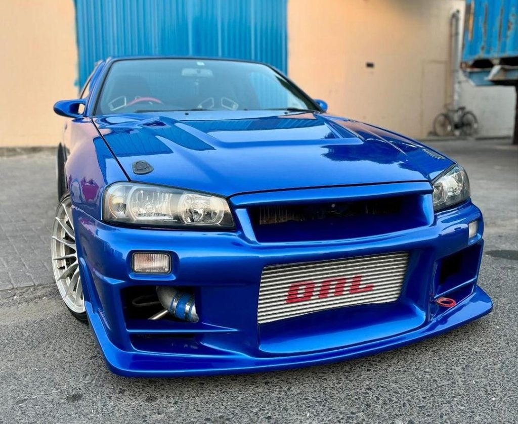 SIGNAL Skyline R34 GTS-T