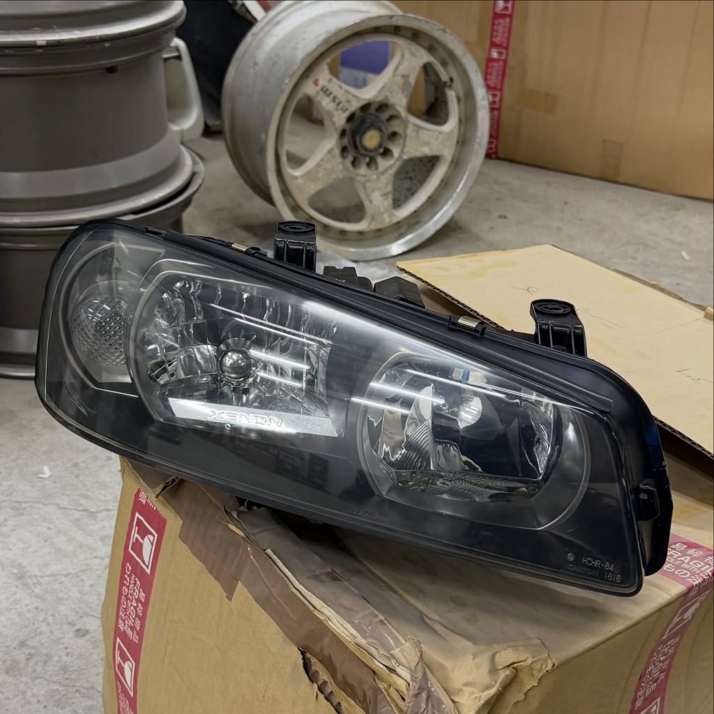 Nissan Skyline R34 GT-R Headlights