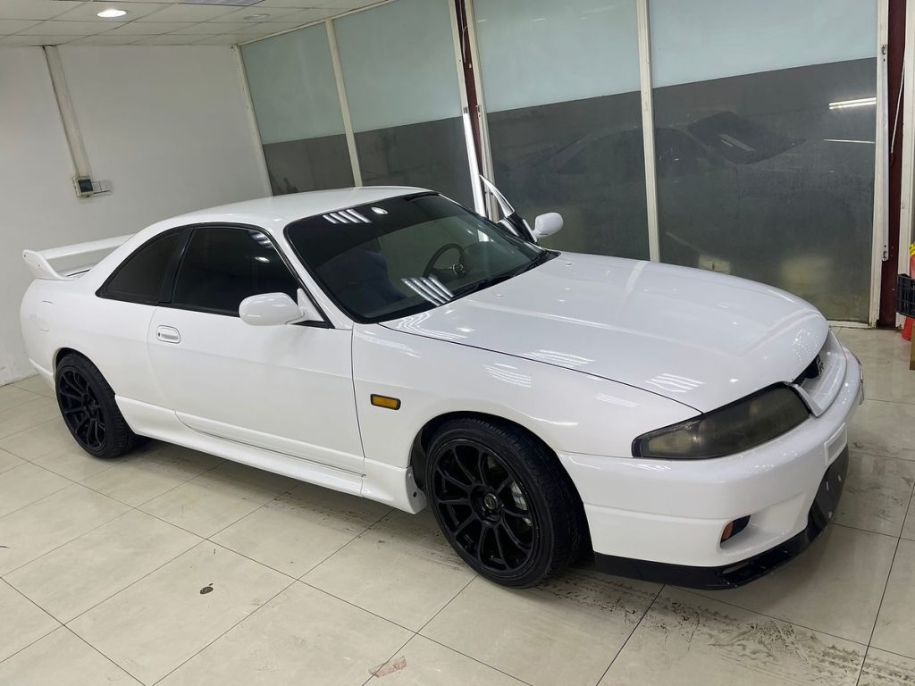 Nissan Skyline R33 GT-S