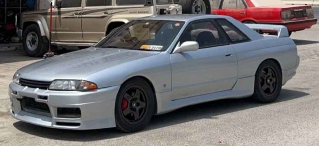 Nissan Skyline R32 GTST