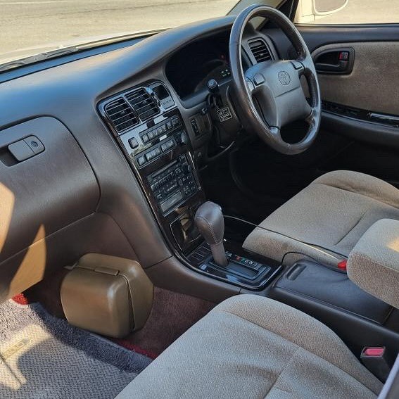 Toyota Mark II Grande (JZX90)