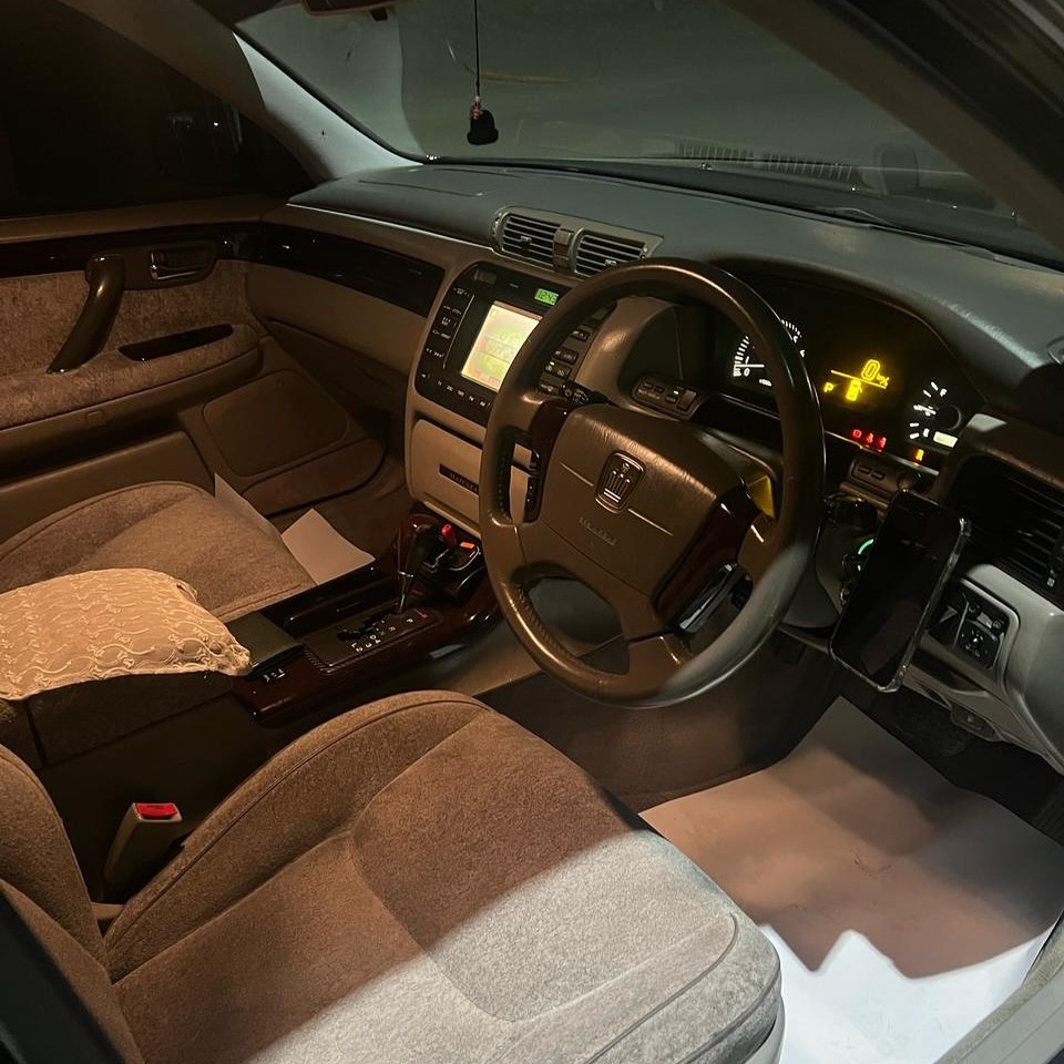 Toyota Crown Majesta