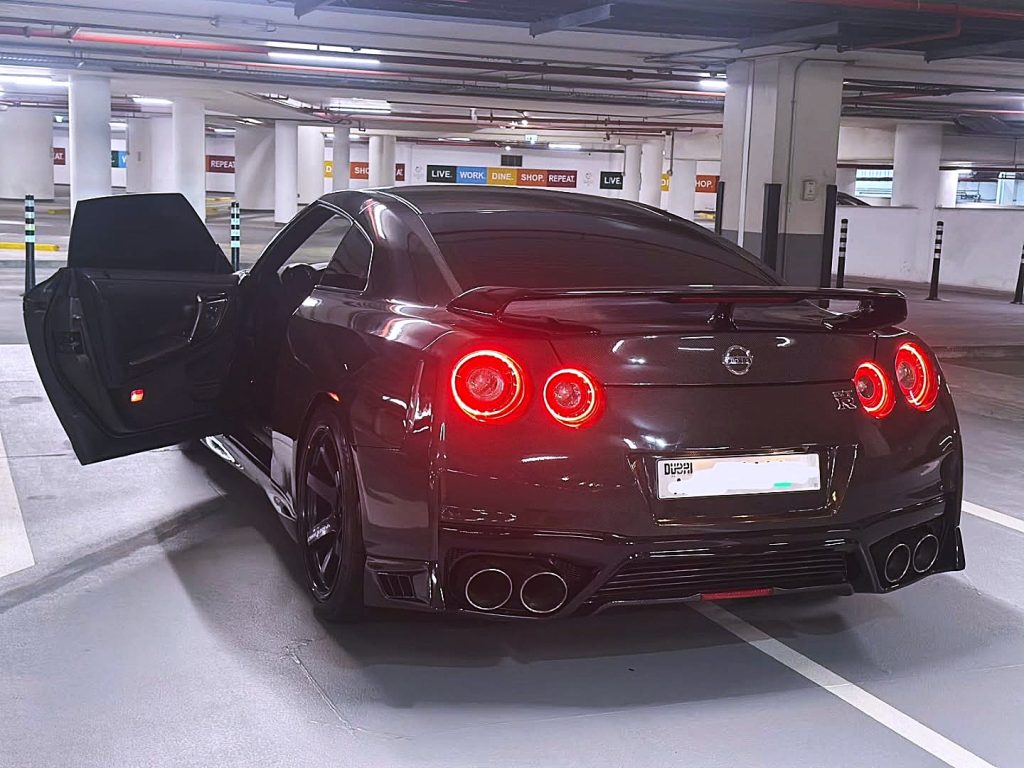 All-Carbon Nissan GT-R Track Edition