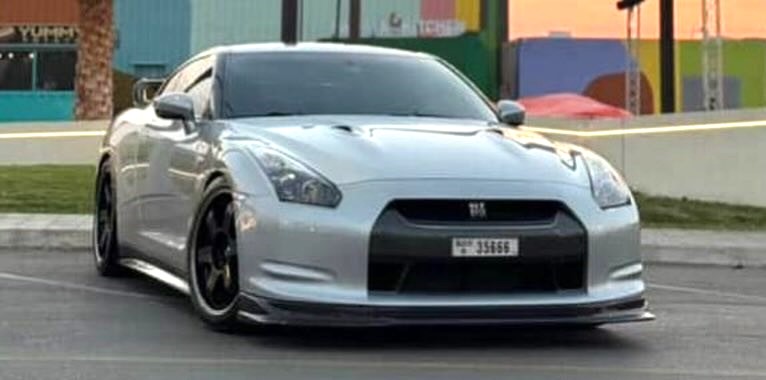 Nissan R35 GT-R