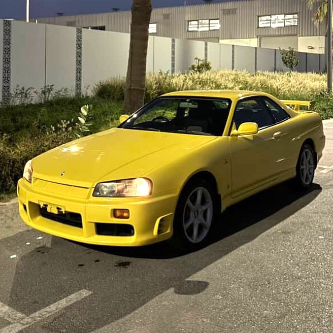 Nissan Skyline R34 GT-T (Lightning Yellow)